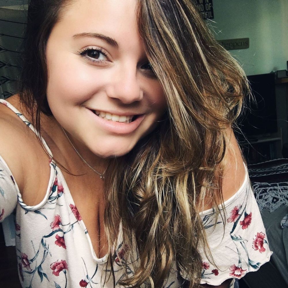 Meet your Posher, Corina